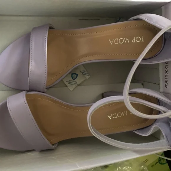 Sandals - Picture 2 of 3